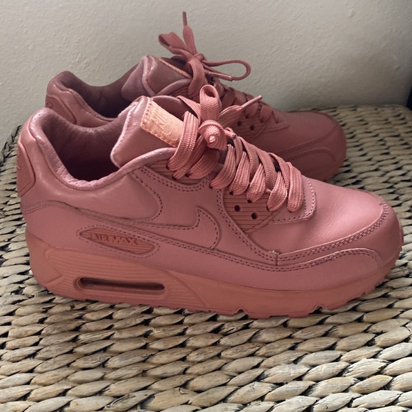 Pink Nike Air Max sneakers 💕 - Picture 4 of 4